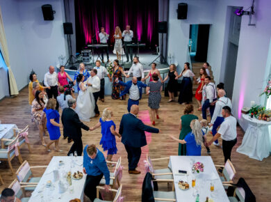 MISSEN eventového a kultúrneho salónu je multifunkčná spoločenská sála s javiskom a hľadiskom. svadobný a kultúrny salón neďaleko Trenčína